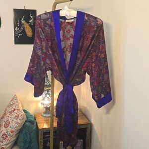 Gorgeous vintage Victoria's Secret robe